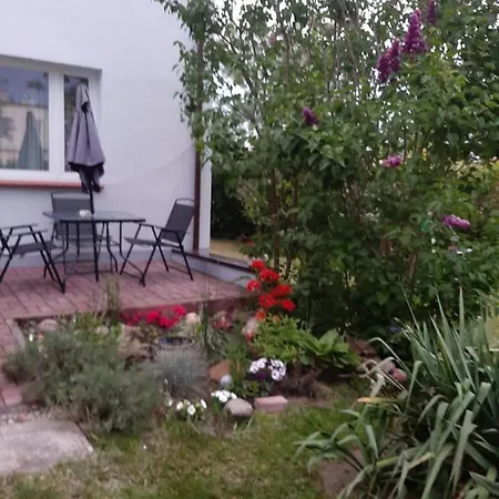 Apartmán - 3 Pokojowe Dwupoziomowe Mieszkanie Z Ogrodem *
