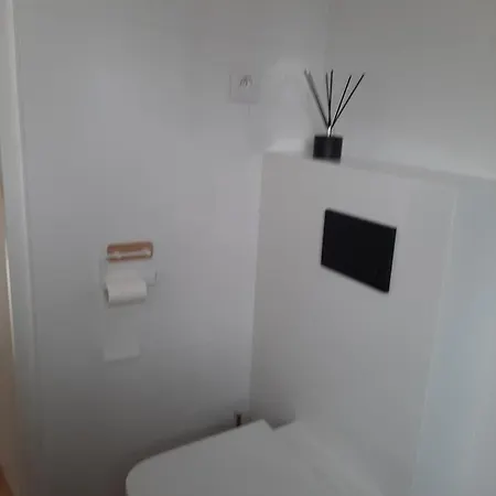 - 3 Pokojowe Dwupoziomowe Mieszkanie Z Ogrodem דירה קרוקובה